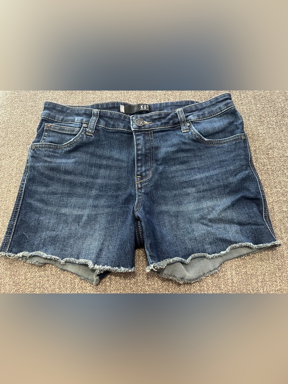 Kut From The Kloth Women’s Shorts Size 6 Gidget Fray Short